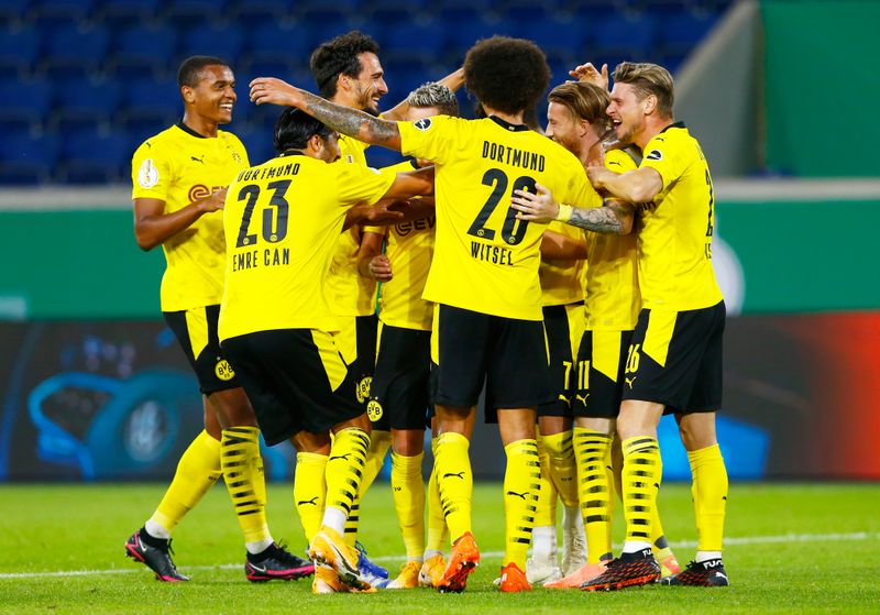 &copy; Reuters. DFB Cup - First Round - MSV Duisburg v Borussia Dortmund