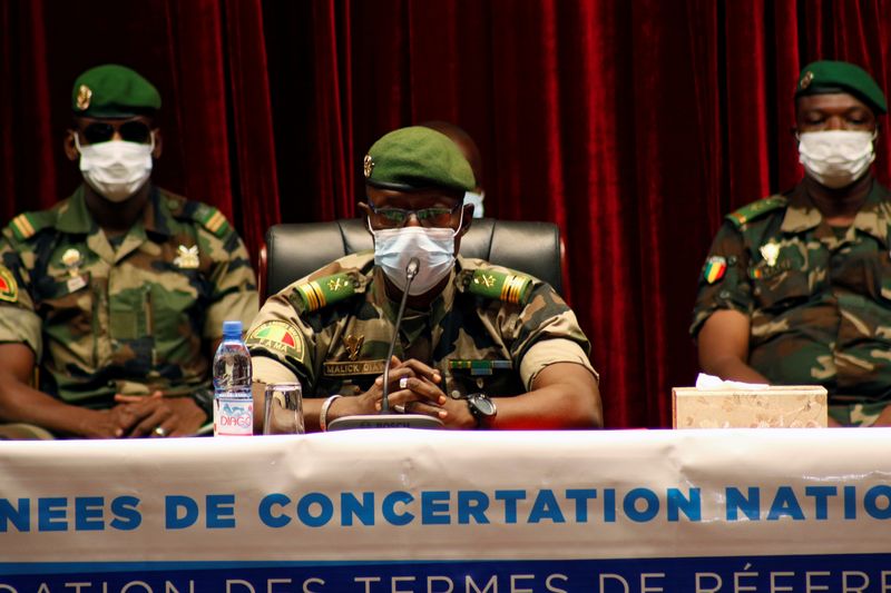 &copy; Reuters. FILE PHOTO: Colonel Malick Diaw, one of the junta leaders of the National Committee for the Salvation of the People (CNSP), which overthrew Mali&apos;s President Ibrahim Boubacar Keita,attends a meeting with representatives of political parties and civil 