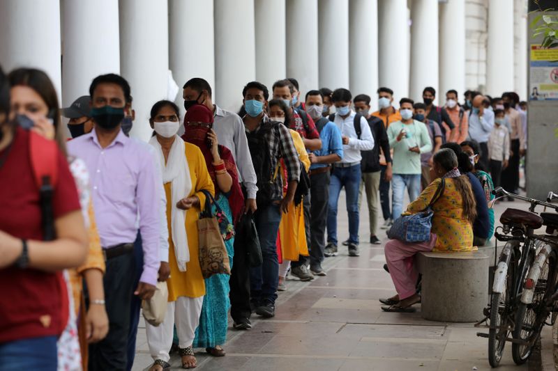 &copy; Reuters. インドのコロナ感染者500万人突破、医療用酸素不足の病院も