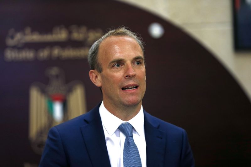 &copy; Reuters. FILE PHOTO: British FM Raab meets with Palestinian PM Shtayyeh in Ramallah in the Israeli-occupied West Bank