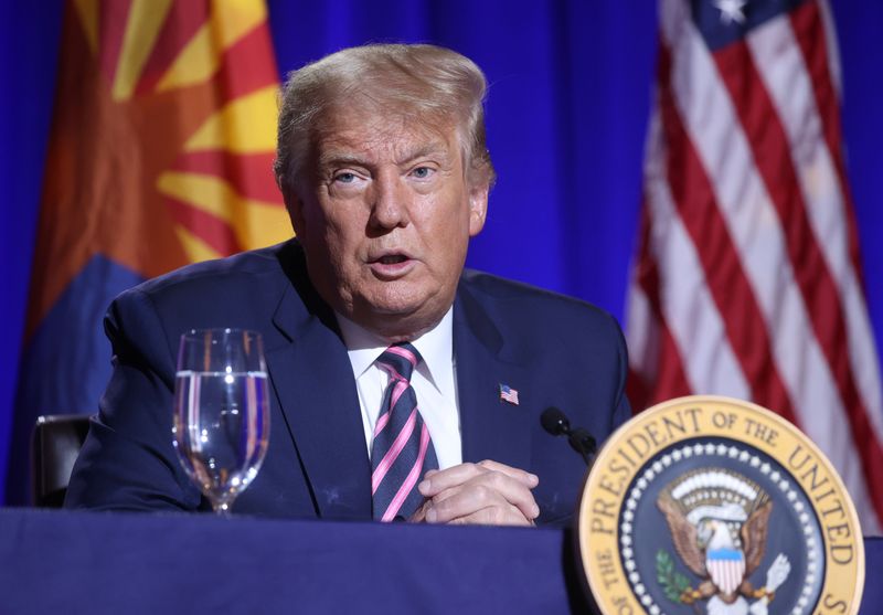 &copy; Reuters. U.S. President Donald Trump in Phoenix