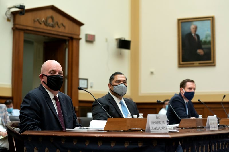 © Reuters. House Committee on Foreign Affairs hearing on the firing of State Department Inspector General Steven Linick, on Capitol Hill in Washington