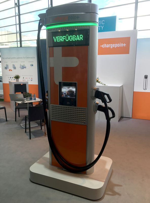 &copy; Reuters. FILE PHOTO: A ChargePoint station on display at the Frankfurt Motor Show (IAA) in Frankfurt