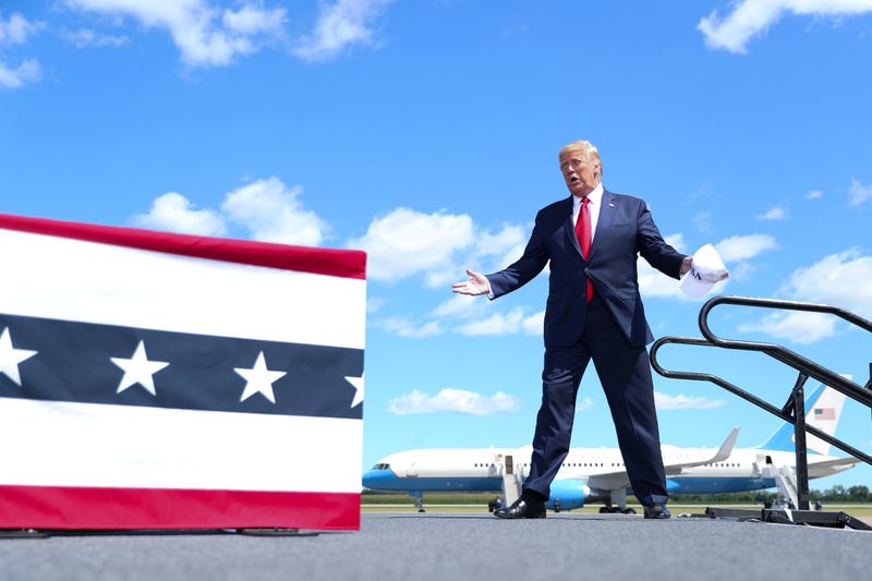 &copy; Reuters. FILE PHOTO: U.S. President Trump speaks at Mankato Regional Airport during campaign travel to Mankato, Minnesota