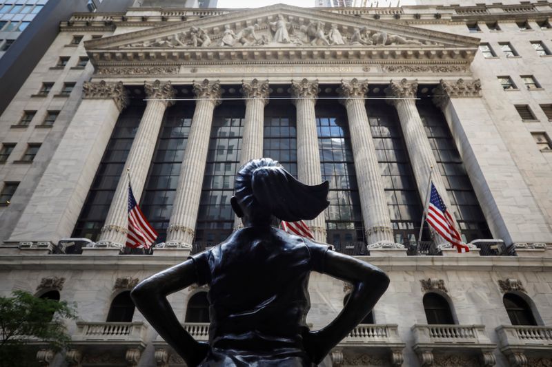 &copy; Reuters. Фасад здания Нью-Йоркской фондовой биржи, Нью-Йорк