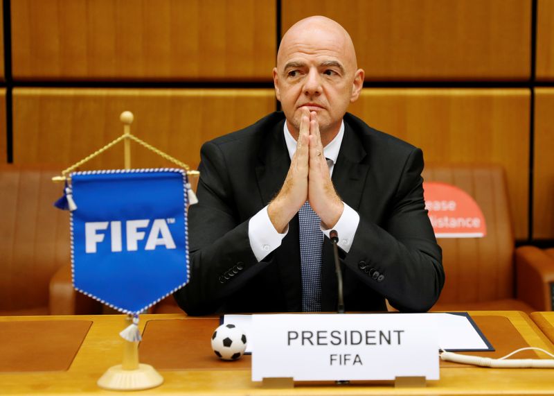 © Reuters. إنفانتينو يشعر بالقلق بسبب التأجيلات المتتالية لتصفيات كأس العالم