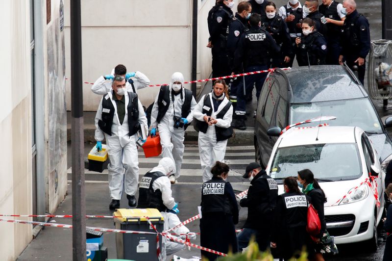 &copy; Reuters. مصدر: منفذ هجوم باريس كان يستهدف شارلي إبدو