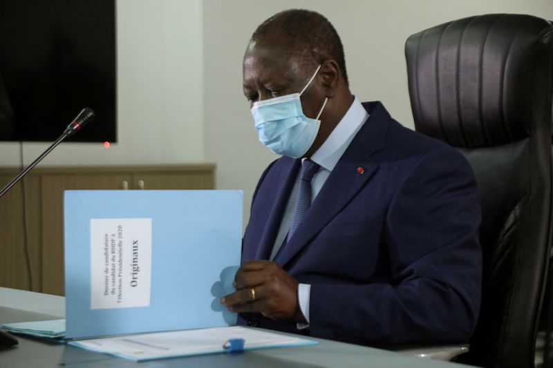 © Reuters. FILE PHOTO: Ivory Coast's Ouattara to submit application to run for third term