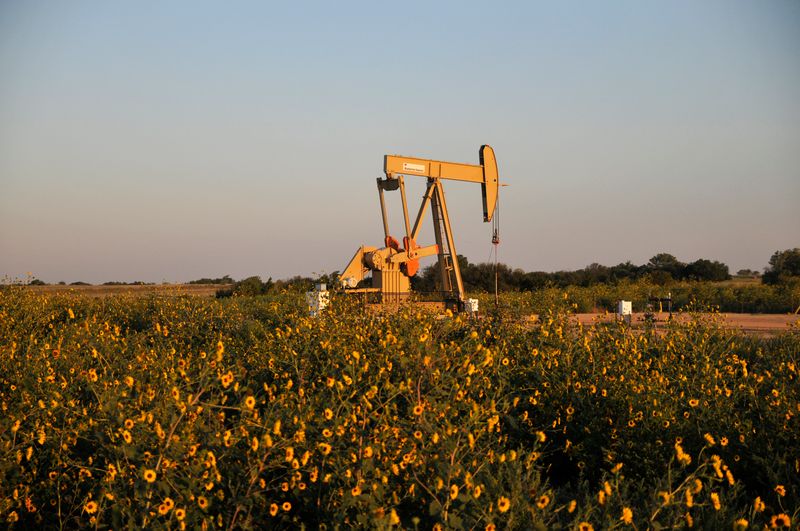 &copy; Reuters. A pump jack operates at a well site leased by Devon Energy Production Company near Guthrie, Oklahoma