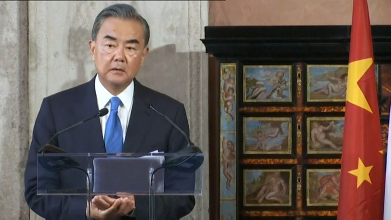 &copy; Reuters. إعلام: وزير خارجية الصين قد يزور اليابان في أكتوبر