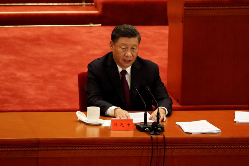 &copy; Reuters. الرئيس الصيني يقول &quot;السعادة&quot; في ازدياد بإقليم شينجيانغ