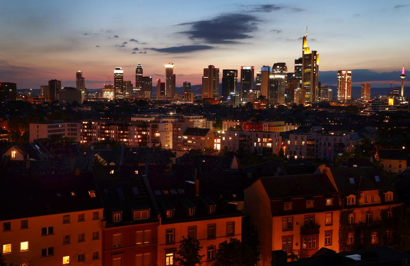 © Reuters. FILE PHOTO:  Outbreak of the coronavirus disease (COVID-19) in Frankfurt