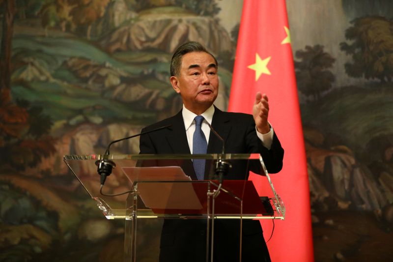 &copy; Reuters. وزير: الصين ستواصل فتح اقتصادها أمام العالم