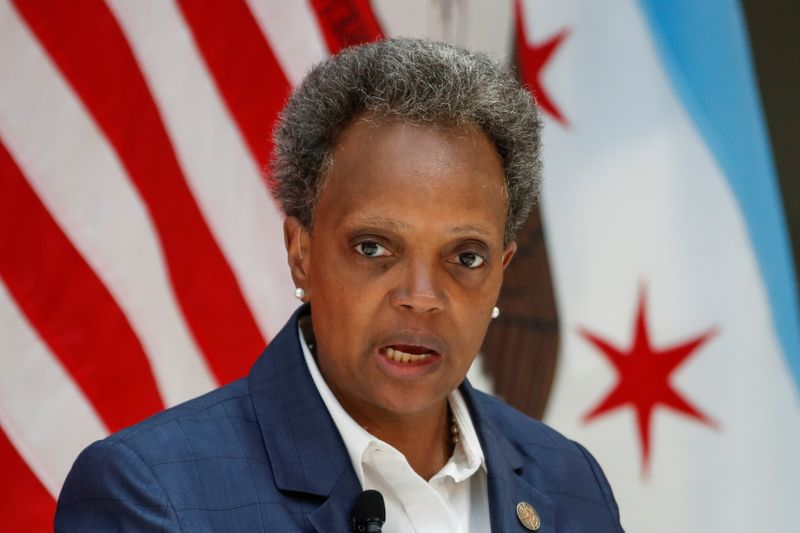 &copy; Reuters. Chicago&apos;s Mayor Lori Lightfoot attends a science initiative event at the University of Chicago in Chicago, Illinois
