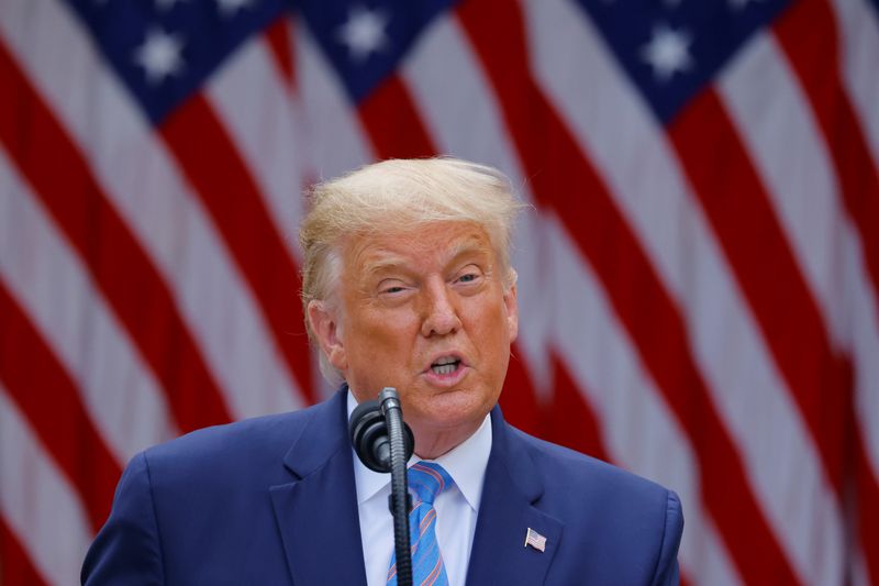 &copy; Reuters. U.S. President Trump speaks about coronavirus testing plan in the Rose Garden at the White House in Washington