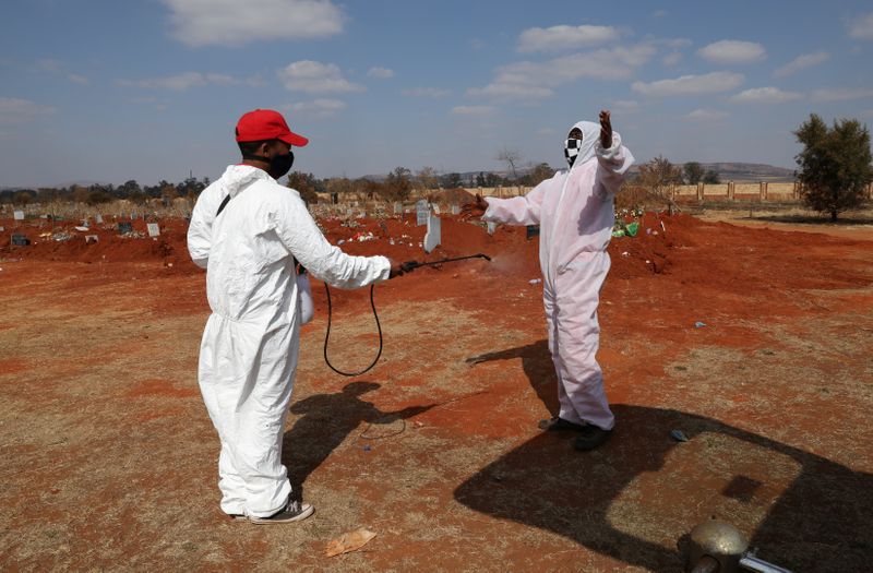 © Reuters. FILE PHOTO: A nationwide coronavirus disease (COVID-19) lockdown, in South Africa