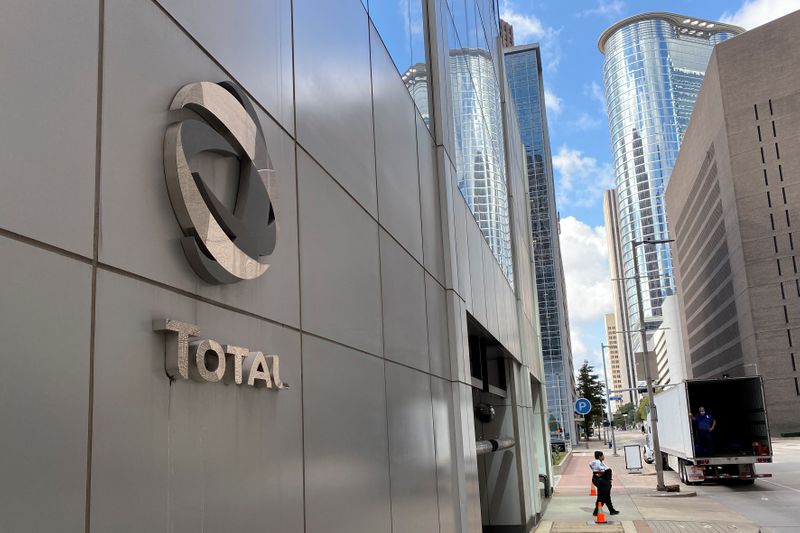 © Reuters. The Total logo on the Total Plaza building, the U.S. headquarters of French oil and gas company Total SA in Houston