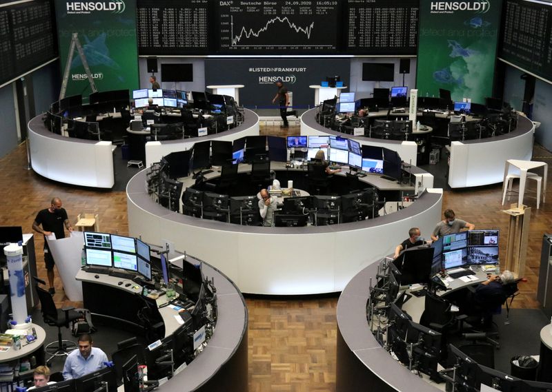 © Reuters. The German share price index DAX graph at the stock exchange in Frankfurt