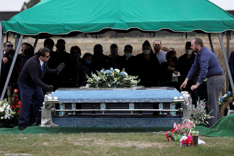 &copy; Reuters. FILE PHOTO: Outbreak of the coronavirus disease (COVID-19) in Greeley, Colorado