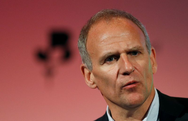 © Reuters. FILE PHOTO: Dave Lewis, Tesco CEO, speaks at the the British Chamber of Commerce annual conference in London