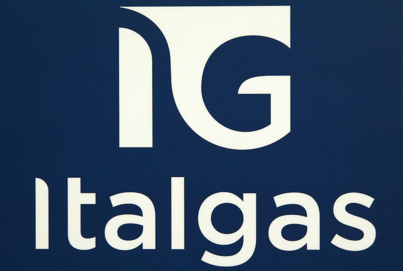 &copy; Reuters. Logo di Italgas nella sede della Borsa di Milano