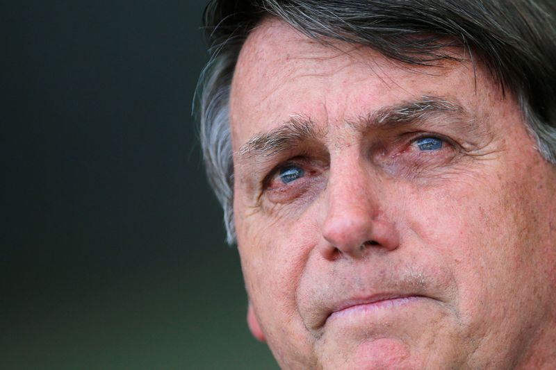 © Reuters. Brazil's President Jair Bolsonaro looks on during a press statement at the Alvorada Palace in Brasilia