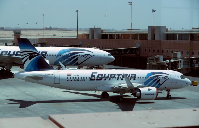 &copy; Reuters. الحكومة تضمن تمويلا للناقلة الوطنية مصر للطيران