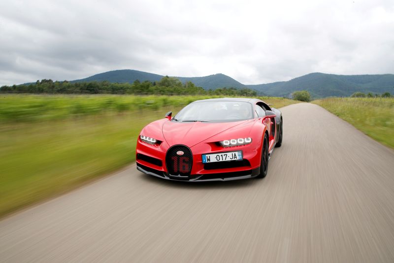 &copy; Reuters. FILE PHOTO: A Bugatti Chiron sports car is driven on a road near Molsheim