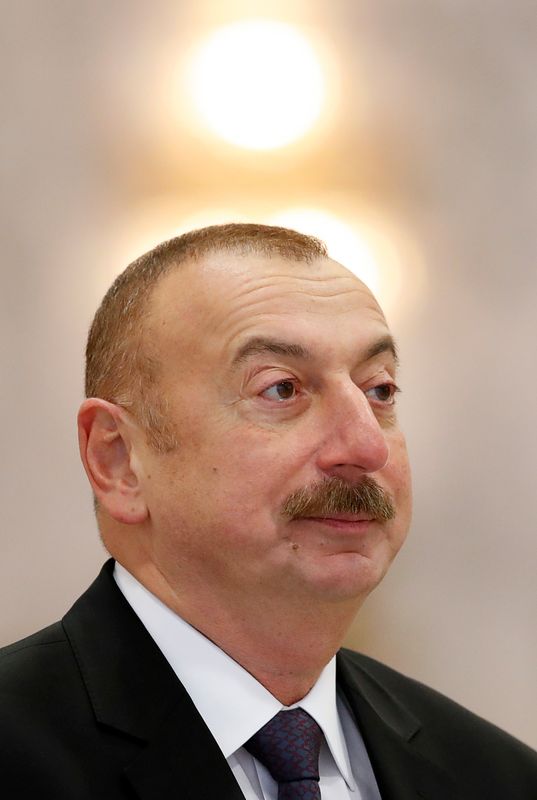 © Reuters. وكالة: رئيس أذربيجان يقول لا مقاتلين سوريين في ناجورنو قرة باغ