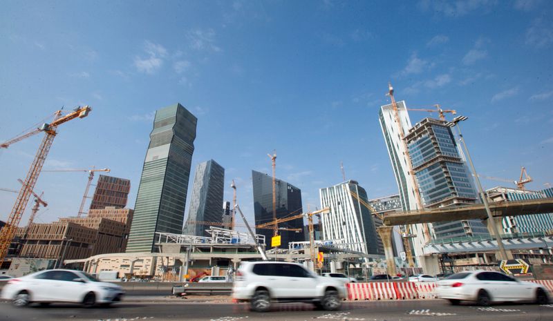 &copy; Reuters. Cars drive past the King Abdullah Financial District in Riyadh