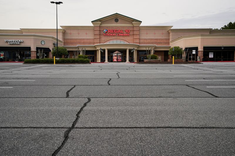 © Reuters. FILE PHOTO: A closed Regal movie theater is seen days before the phased reopening of businesses from coronavirus disease rules in Atlanta