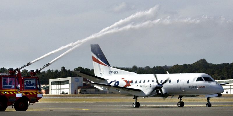 &copy; Reuters. FILE PHOTO: REGIONAL EXPRESS AIRCRAFT TAXIS ON MAIDEN VOYAGE FROM CANBERRA.