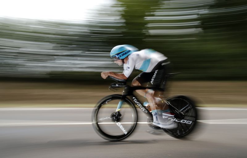 © Reuters. FILE PHOTO: Tour de France