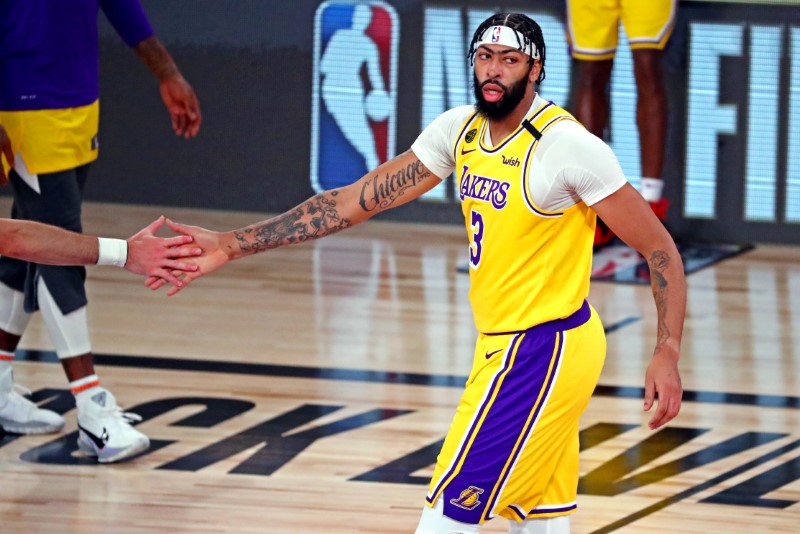 &copy; Reuters. NBA: Finals-Miami Heat at Los Angeles Lakers