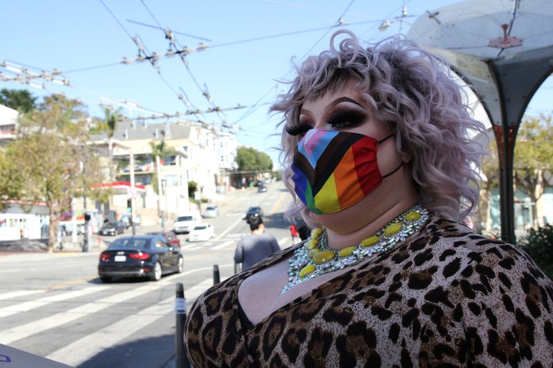 &copy; Reuters. America&apos;s &quot;Drag Ambassadors&quot; aim to register voters one show at a time in San Francisco