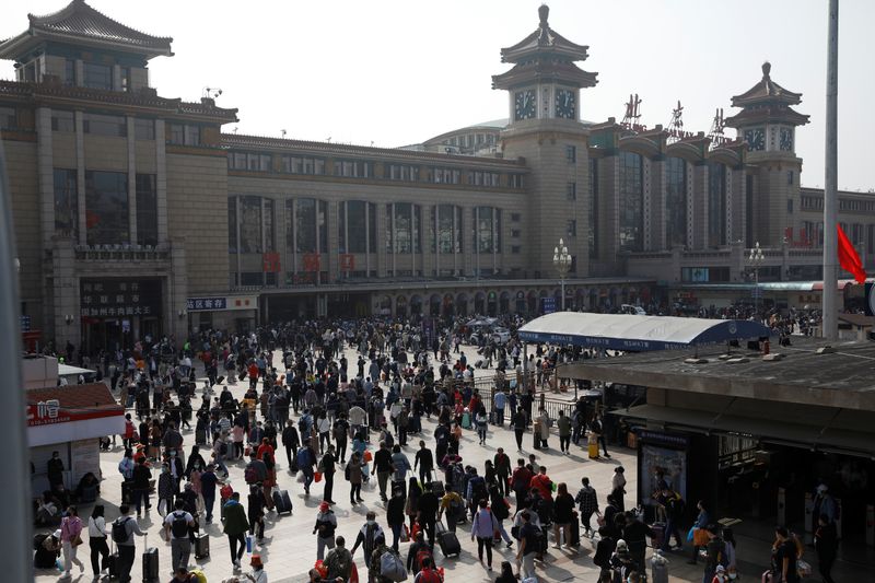 © Reuters. Beijing Railway Station during holidays of Mid-Autumn Festival and National Day, in China