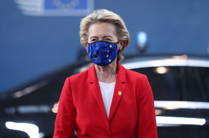 &copy; Reuters. Presidente da Comissão Europeia, Ursula von der Leyen, chega para cúpula da UE em Bruxelas