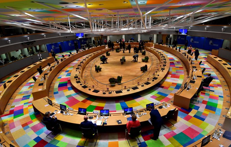 © Reuters. LA COMMISSION DOIT IDENTIFIER LES DÉPENDANCES STRATÉGIQUES DE L'UE, SELON LES DIRIGEANTS EUROPÉENS