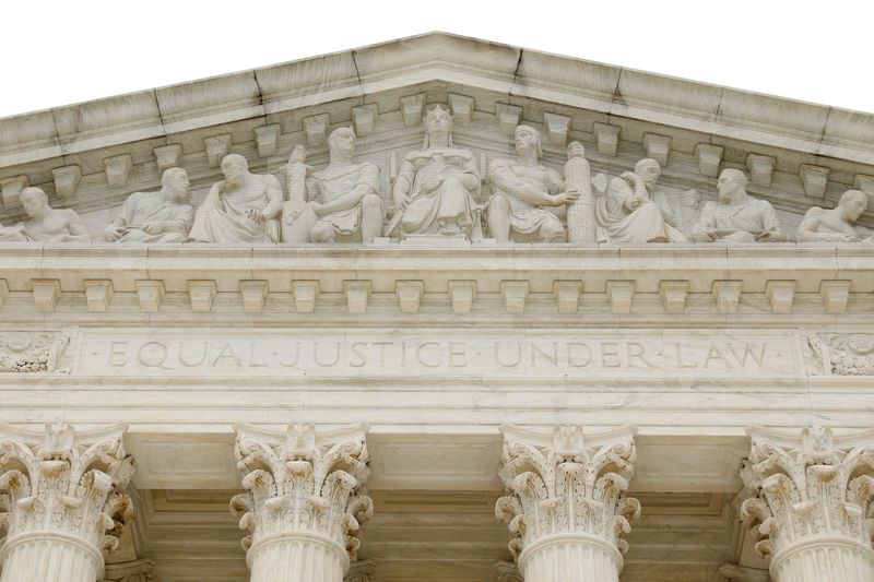 &copy; Reuters. FILE PHOTO: The Supreme Court of the United States is seen in Washington, D.C.