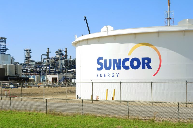 &copy; Reuters. Suncor Energy facility is seen in Sherwood Park, Alberta