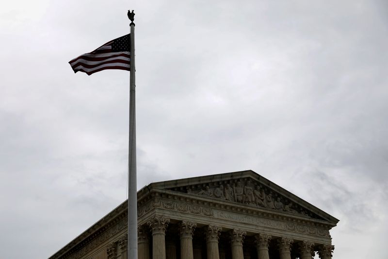 &copy; Reuters. FILE PHOTO: The Supreme Court of the United States is seen in Washington, D.C.