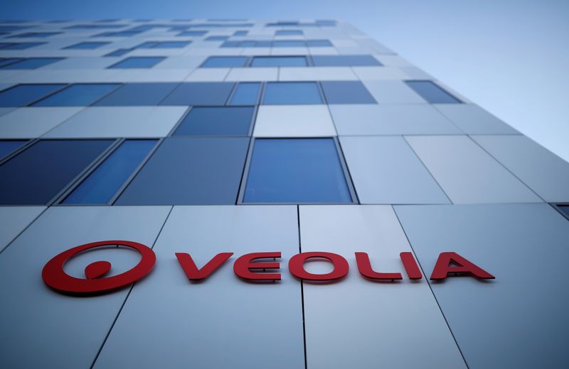 © Reuters. VEOLIA PROMET DE NE PAS LANCER D'OPA HOSTILE SUR SUEZ