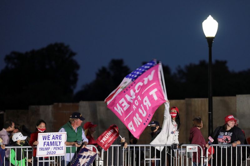 &copy; Reuters. 補佐官「トランプ氏回復続く」、5日退院を引き続き楽観