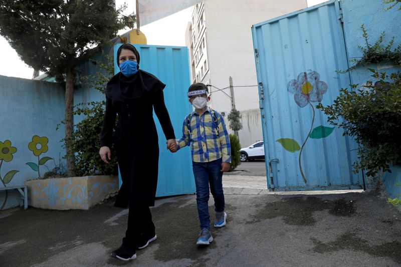 &copy; Reuters. イラン、新型コロナ感染・死者数が記録的水準