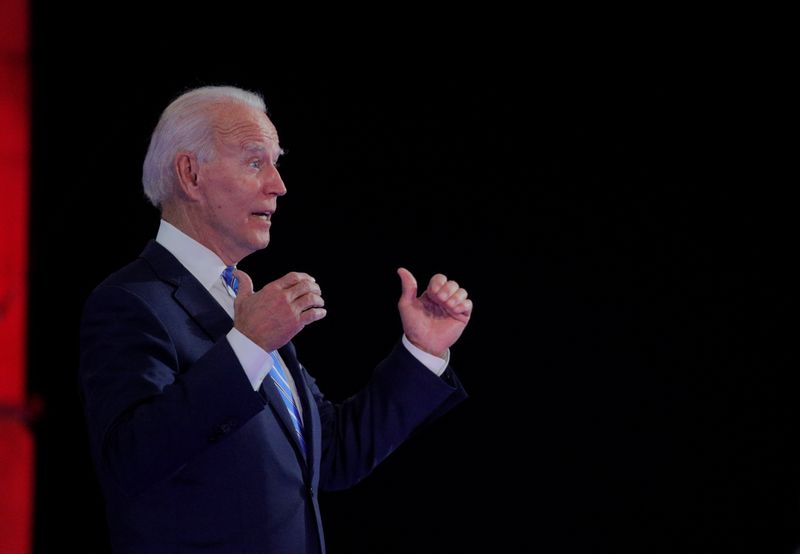 © Reuters. Democratic U.S. presidential nominee Joe Biden campaigns in Miami, Florida