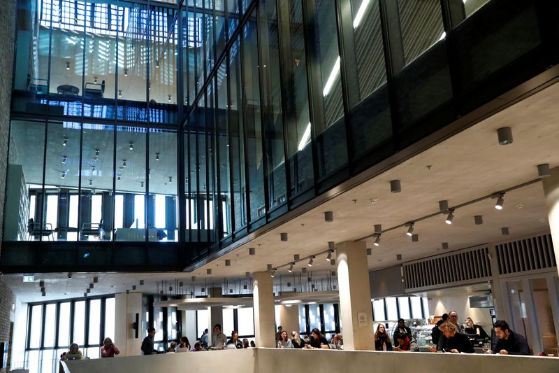 &copy; Reuters. FOTO DE ARCHIVO: Una vista del interior de la Universidad de Europa Central en Budapest, Hungría, el 14 de noviembre de 2018