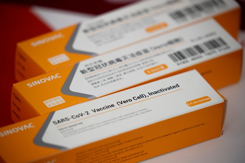 &copy; Reuters. Caixas com vacinas experimentais contra Covid-19 da Sinovac em Pequim
