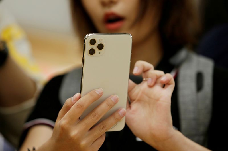 &copy; Reuters. アップル、13日にイベント　５Ｇ対応ｉＰｈｏｎｅ発表の見通し