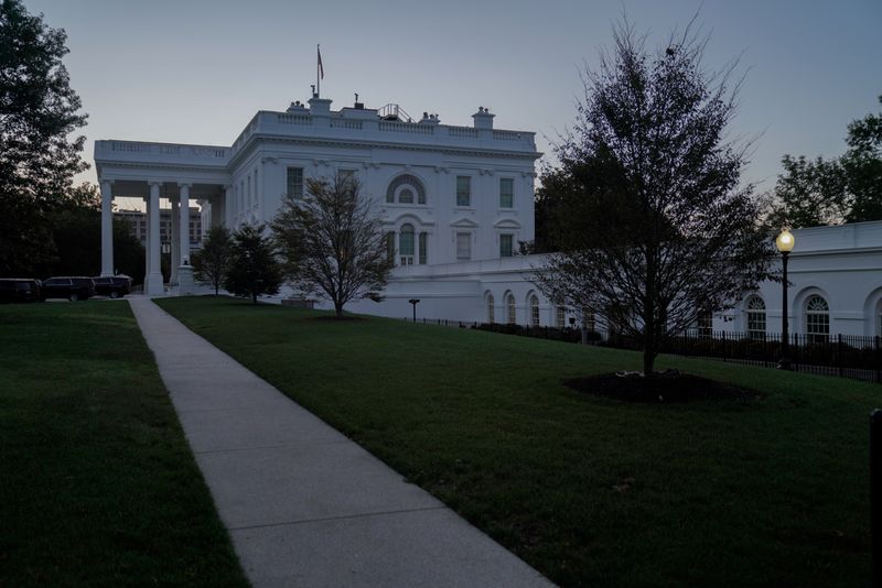 &copy; Reuters. General view of the White House early in the morning in Washington