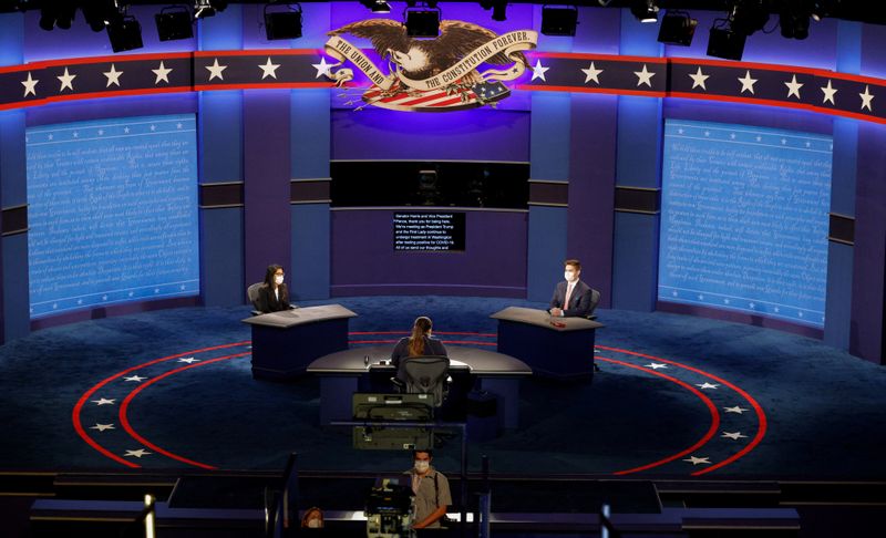 &copy; Reuters. Cenário de debate entre candidatos a vice-presidente dos EUA em Salt Lake City